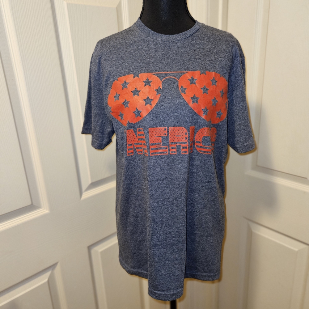 Gildan 'Merica Women's Gray & Red Soft Style Tshirt Size Medium